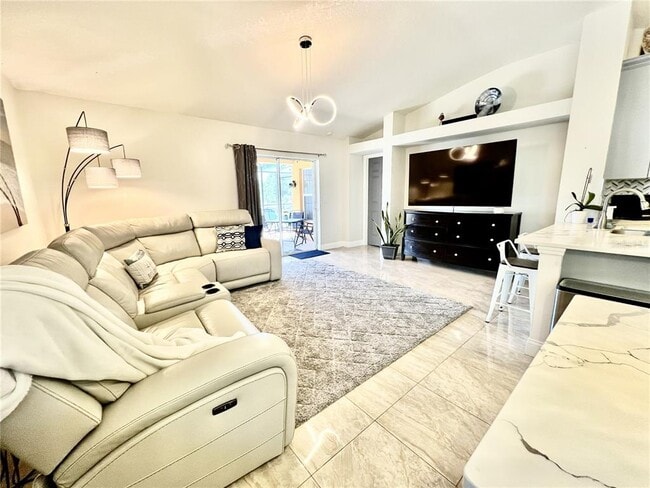 Building Photo - 31244 Crestmont Ct