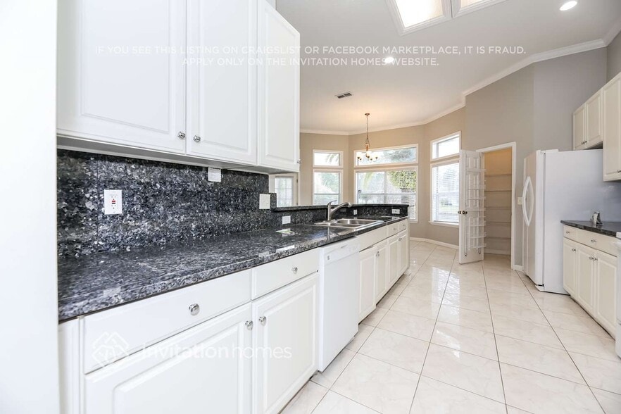 Building Photo - 5323 Oxford Gable Ln E