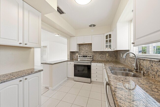 Building Photo - 4454 W Tradewinds Ave