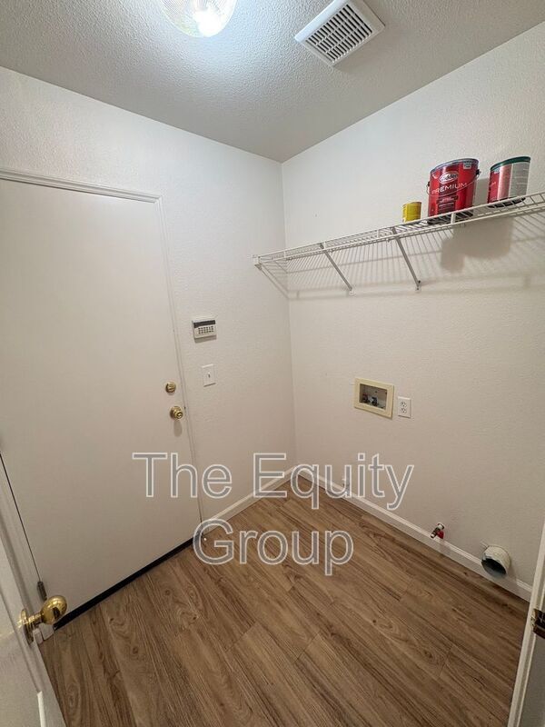 Building Photo - 3832 W Sweet Ave