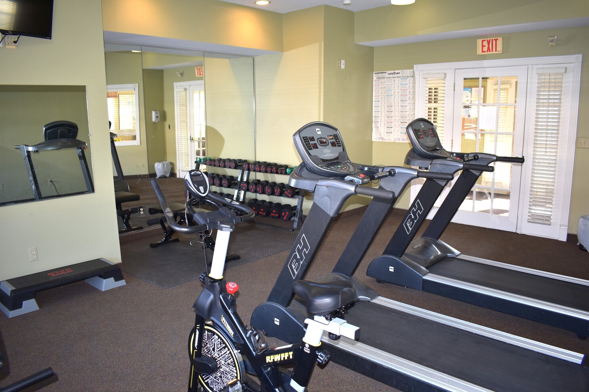Gym - 1954 Axtell Dr
