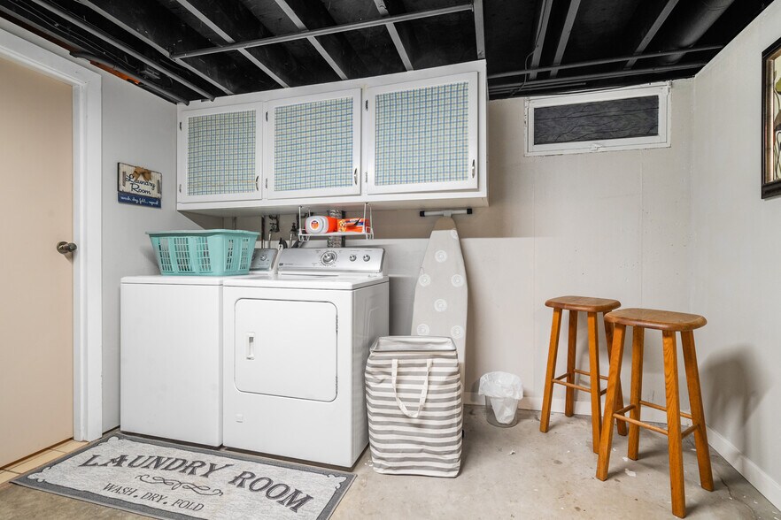 Building Photo - 1077 Liberty St