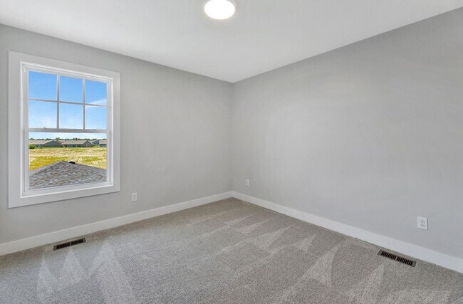 Building Photo - Spacious 3-Bed Home in Maize Schools – Roo...