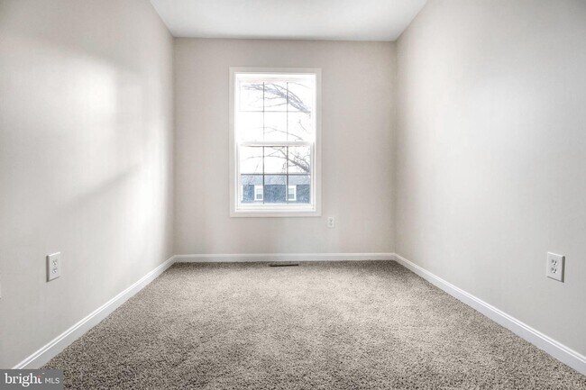 Building Photo - 494 Arwell Ct