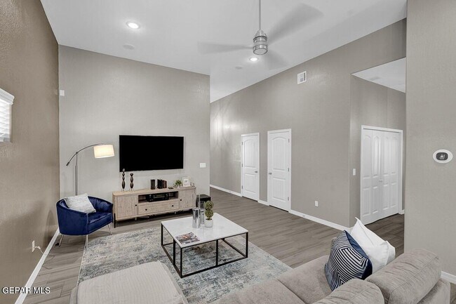 Building Photo - 15340 Resolve Dr