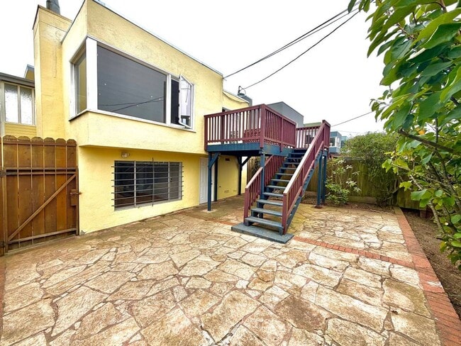 Building Photo - Clean 3 Bedroom, 1 Bath with Bonus Room- Walk to Westmoor High School, Open House, July 9th 4-6PM
