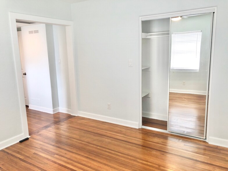 Building Photo - 1214 Warwick Pl