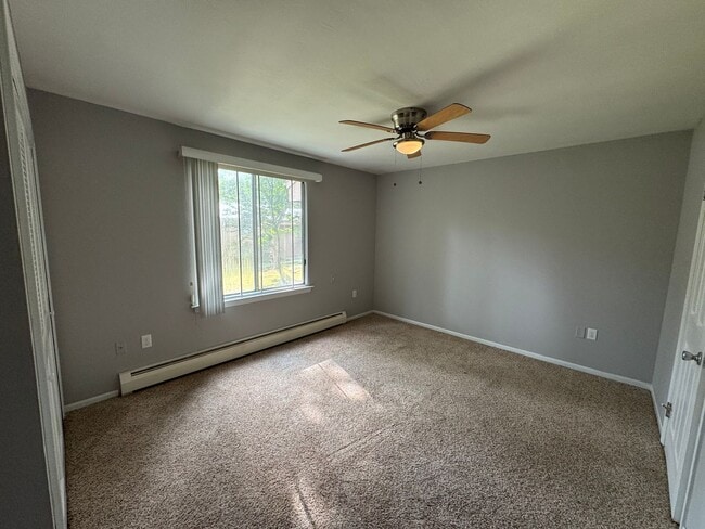Building Photo - Spacious Shoreline 2 Bedroom Condo