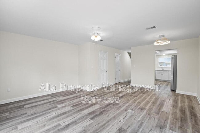 Building Photo - 11357 Bedford Oaks Dr