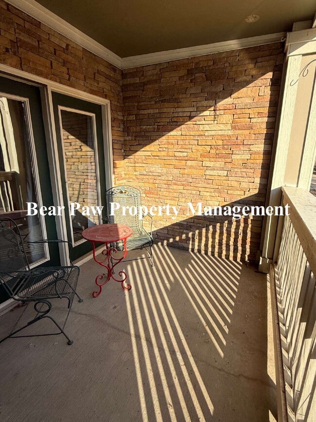 Building Photo - "New Lower Price on this Spacious 2-Bed, 2-Bath Condo Retreat"