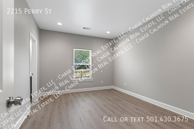 Building Photo - 2215 Perry St