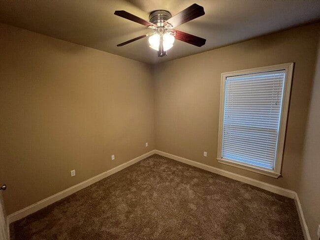 Building Photo - 2568 Middletowne Dr
