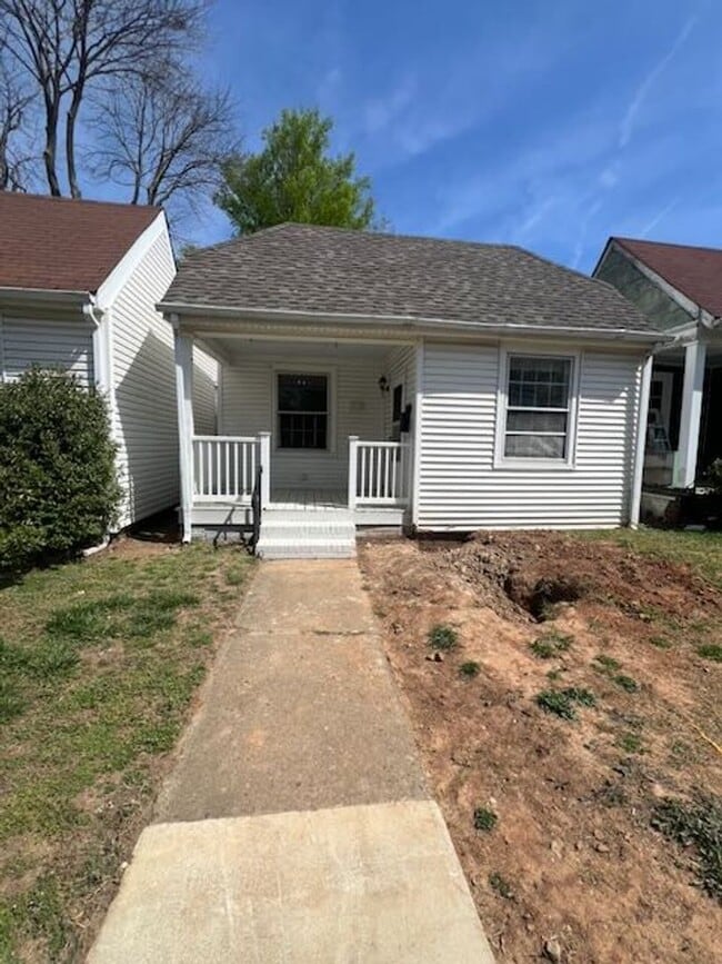 Building Photo - 2 bedroom Carytown Cottage