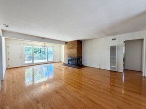 Building Photo - 7328 W 88th Pl