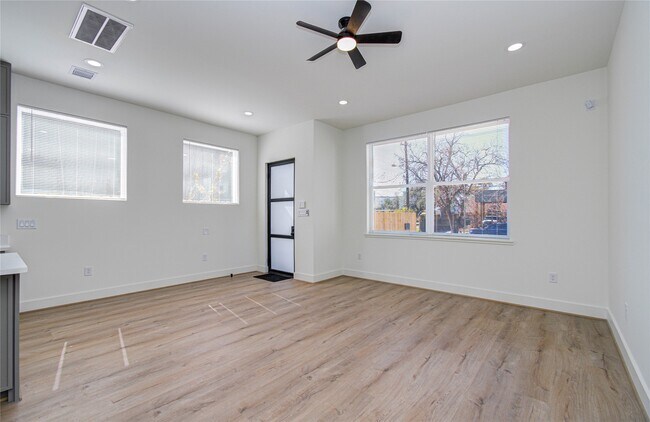 Building Photo - 1506 McKee St