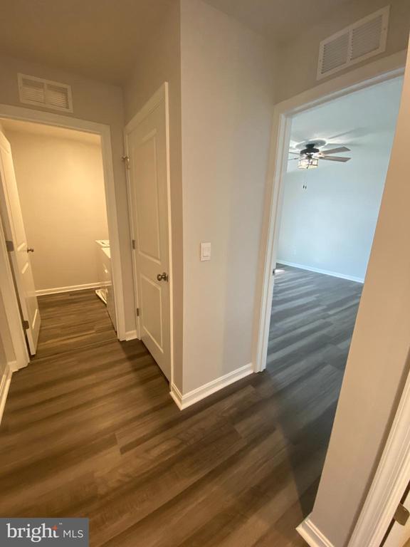 Building Photo - 214 Gumspring Dr