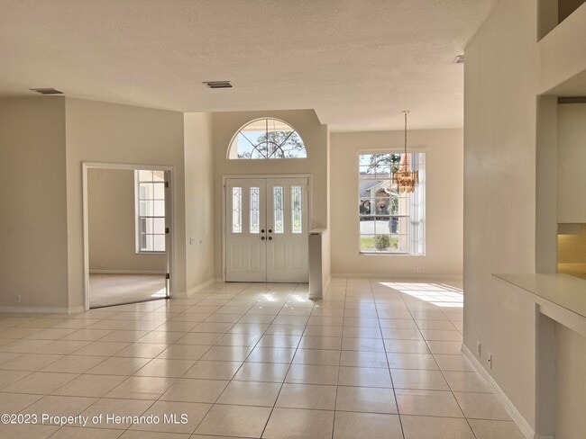 Building Photo - 9369 Ashley Dr