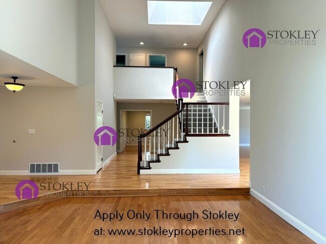 Building Photo - 5958 Vía del Cielo