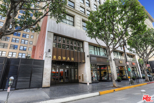 Building Photo - 460 S Spring St