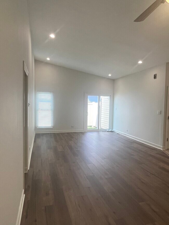 Building Photo - 1830 Shetland Rd