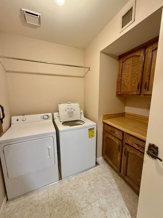 Building Photo - Rancho Del Oro Condo