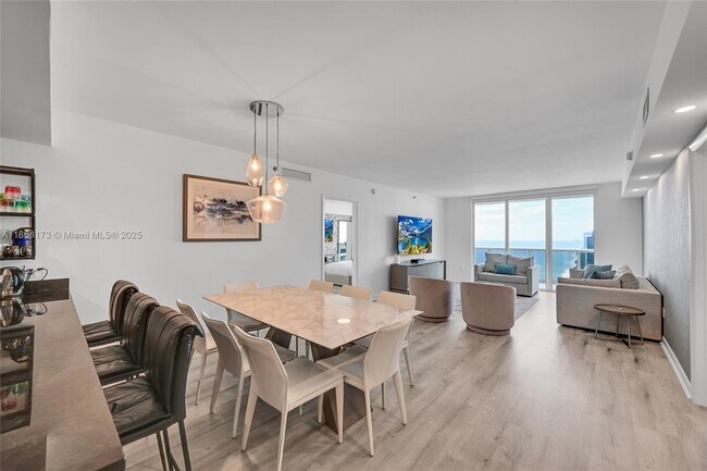 Building Photo - 1830 S Ocean Dr