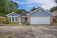 Building Photo - Featuring 3 spacious bedrooms and 2 full b...