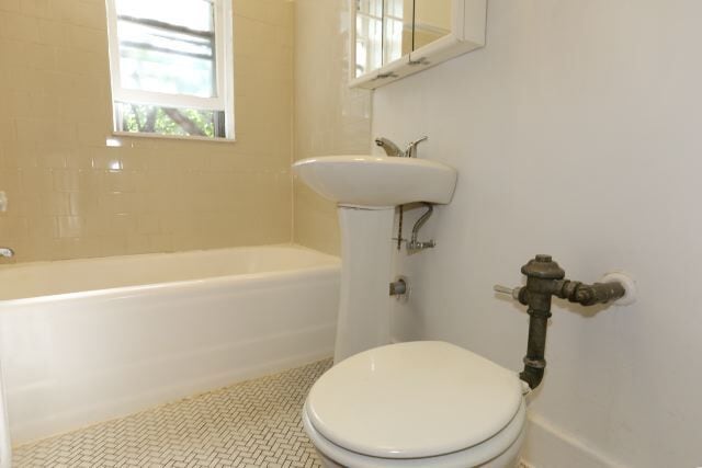 Building Photo - 4636 N Paulina St