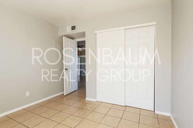 Building Photo - 2747 E Chipman Rd