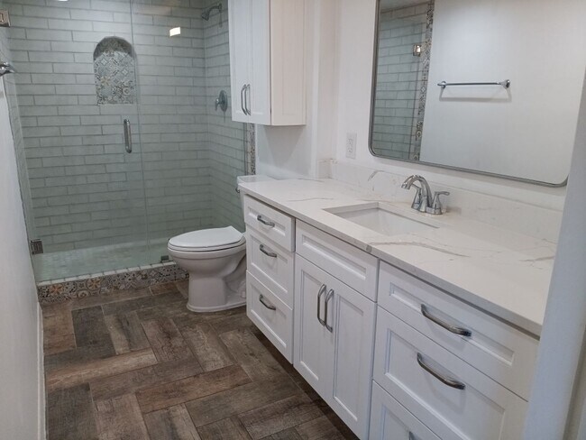 Building Photo - Stunning 3-bedroom, 2-bathroom home! Comin...
