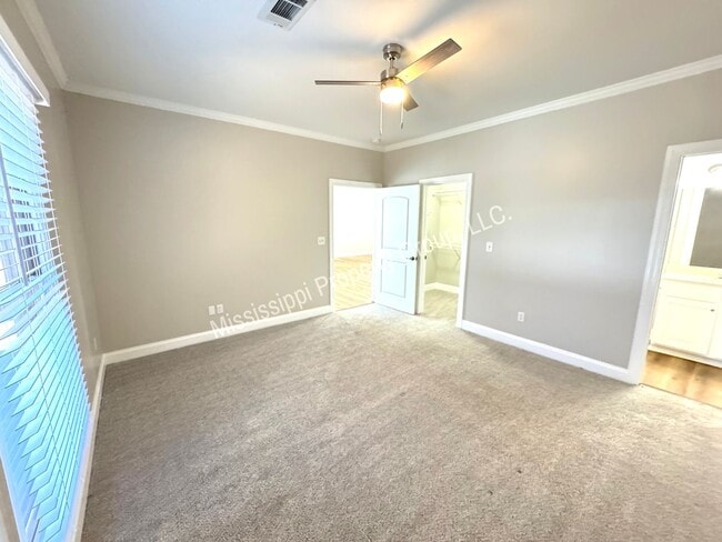 Building Photo - 4BD/4.5BA FOR RENT