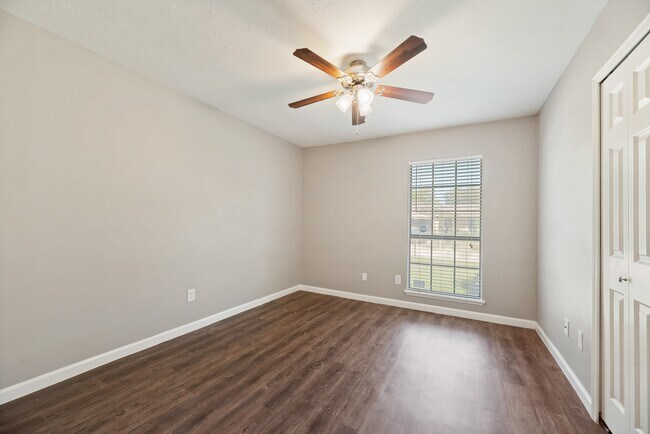 Building Photo - 17615 Autumn Hills Dr