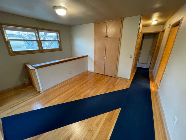 Building Photo - 664 Sprague St