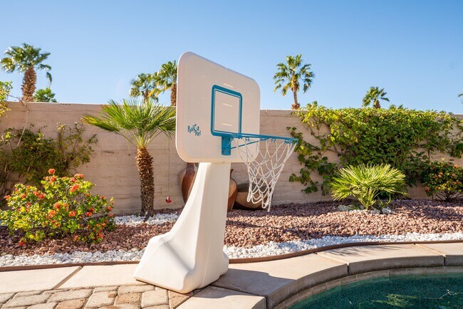 Building Photo - 43247 Fiore St