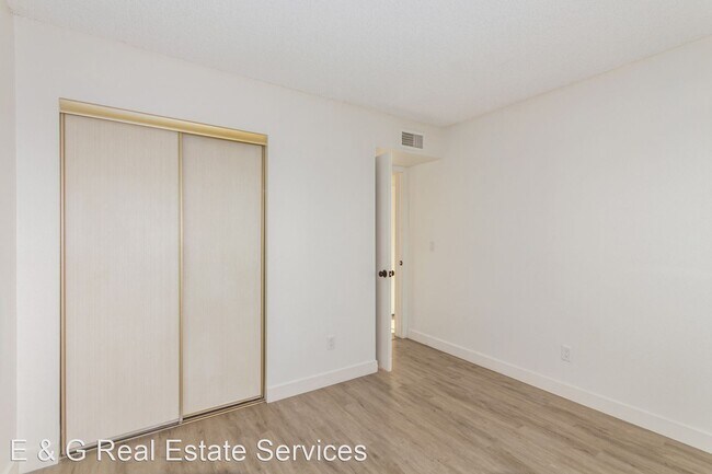 Building Photo - 2 br, 1 bath House - 740 E Joan D Arc Ave