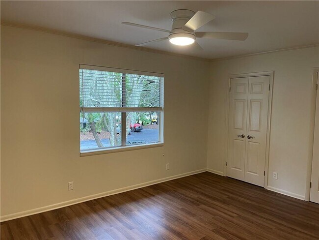 Building Photo - 800 Mallery St