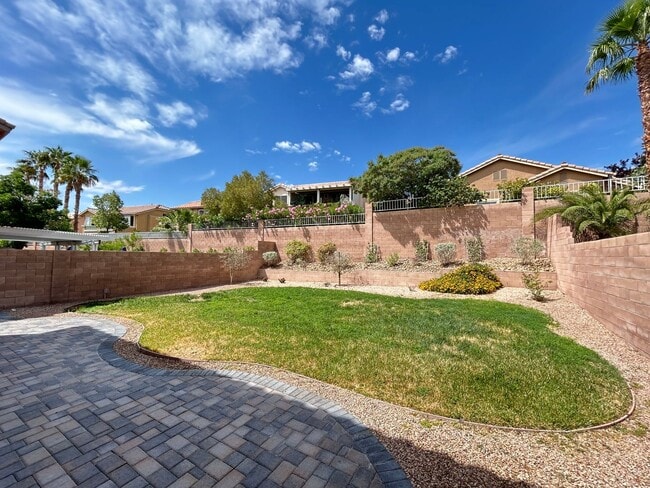 Building Photo - Desirable Summerlin Home 4 Bedrooms 2.5 Ba...