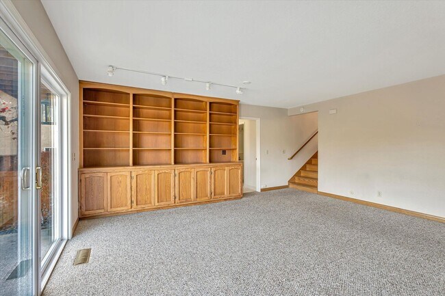 Building Photo - Tri-Level Home in Los Gatos