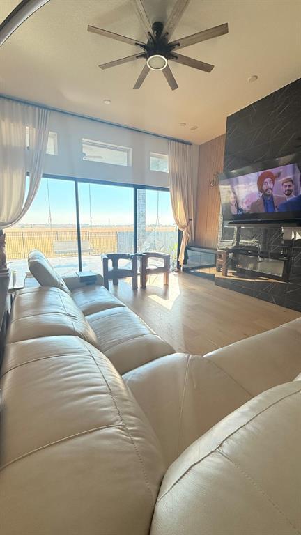 Building Photo - 20721 Dustin Ln