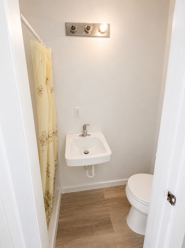 Building Photo - Adorable Updated Studio Home in the Heart of Downtown Billings