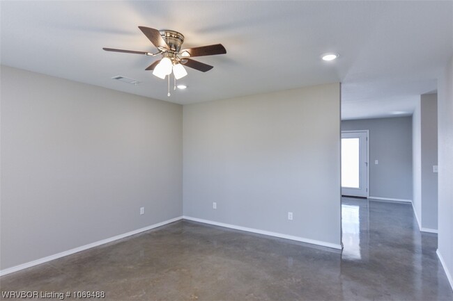Building Photo - 115 Lanita Dr