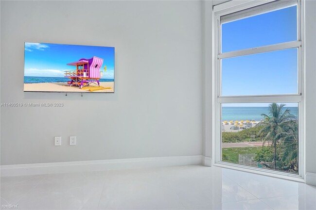 Building Photo - 2 br, 2 bath Condo - 4201 Collins Ave Apt 401