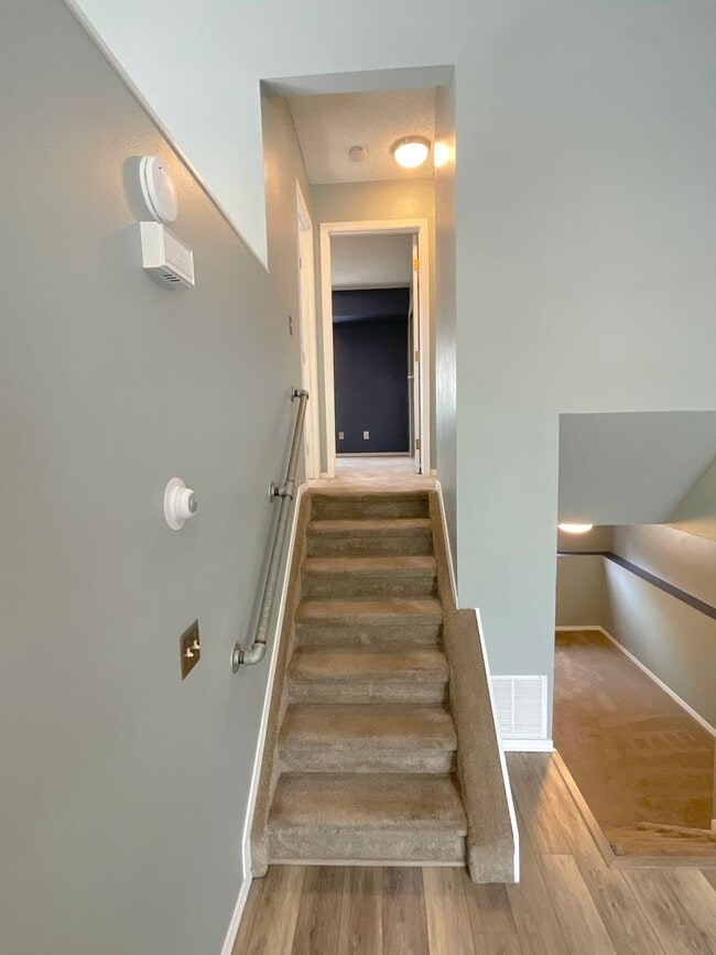 Building Photo - 3 Bedroom Home Available Near E Woodmen Rd...