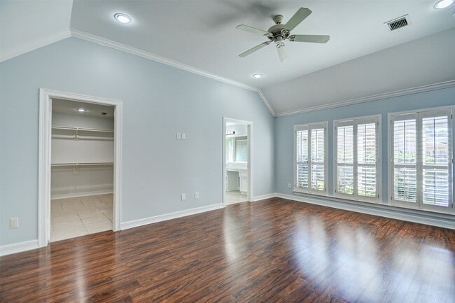 Building Photo - 3223 Logan Crest Ct