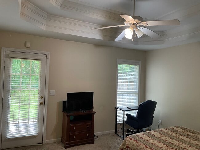 Building Photo - 126 Hayesbury Ct