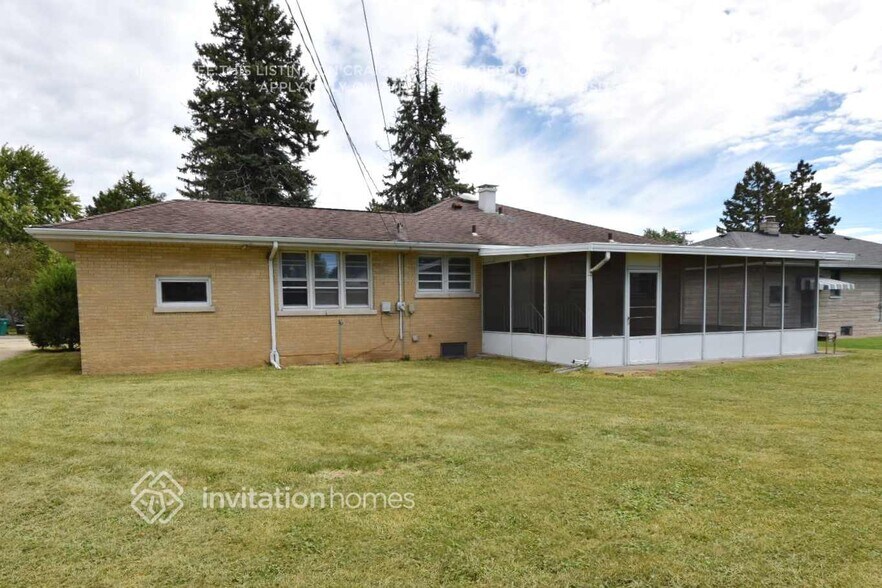 Building Photo - 1407 Highland Ave