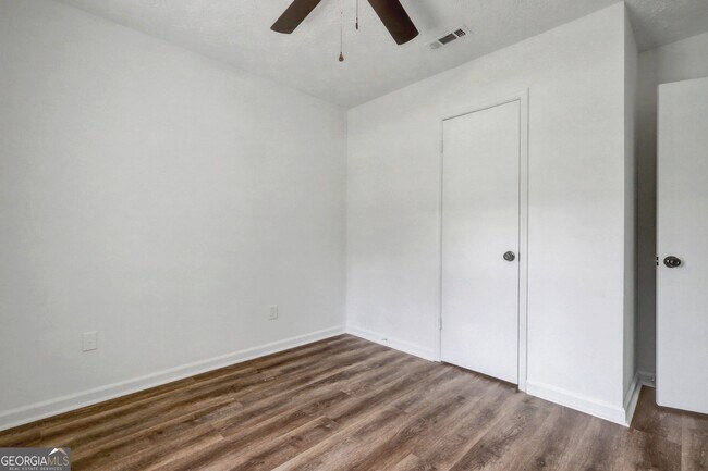 Building Photo - 608 S Jeff Davis Dr