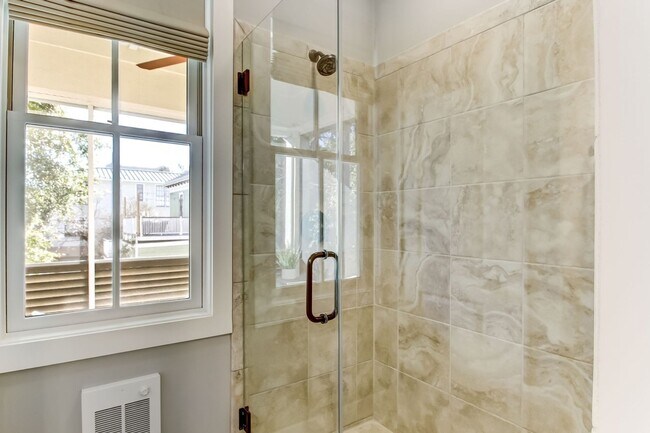 Building Photo - Luxury 3BR Townhome  in Savannah