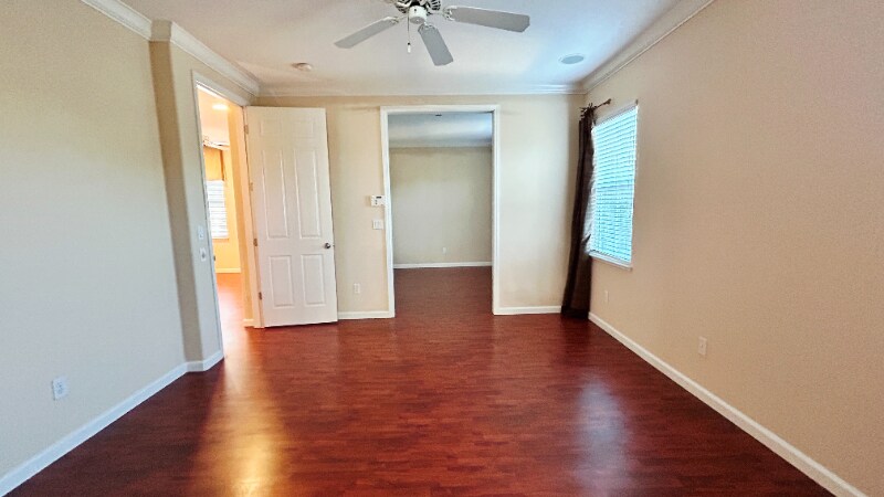 Building Photo - 2124 Carrara St