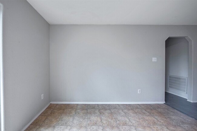 Building Photo - 7939 Yaupon View Dr